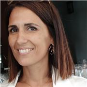 Insegnante di storia dell'arte e dell' architettura impartisce lezioni dalla scuola primaria alle secondarie di secondo grado